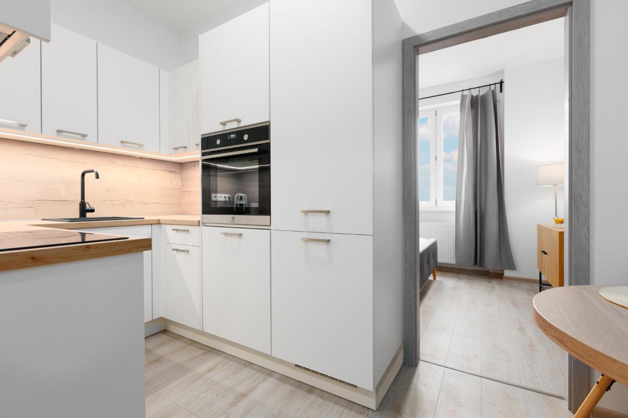 2 Bedrooms With Kitchen Near The Subway Apartamento Praga