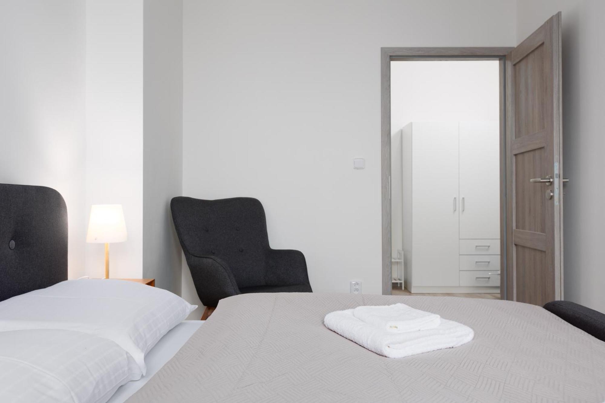 2 Bedrooms With Kitchen Near The Subway Appartement *