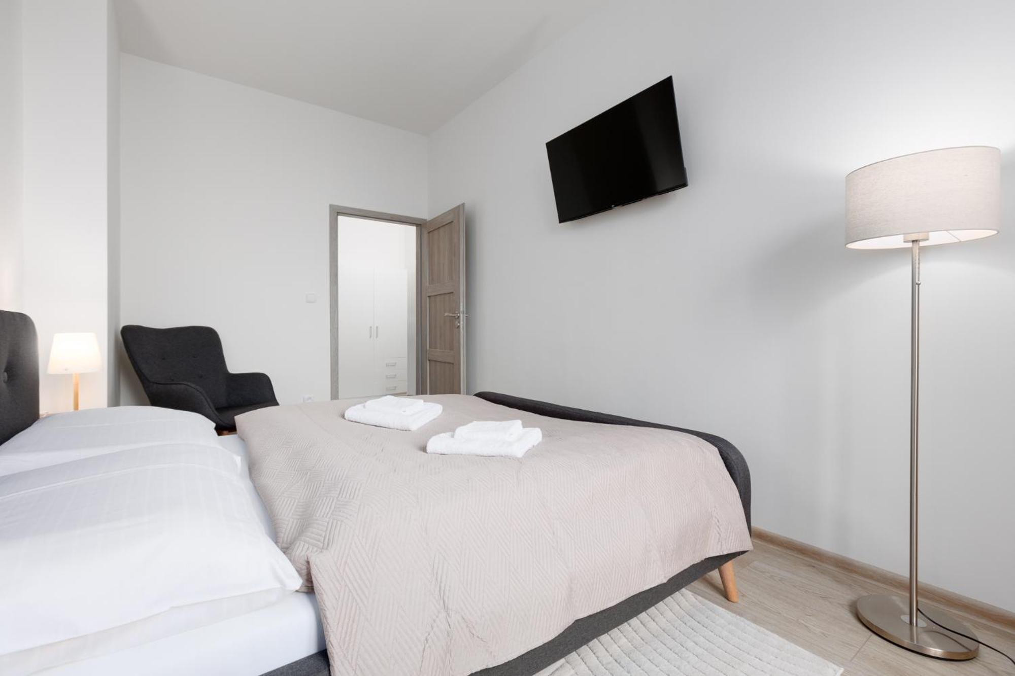 2 Bedrooms With Kitchen Near The Subway Appartement *