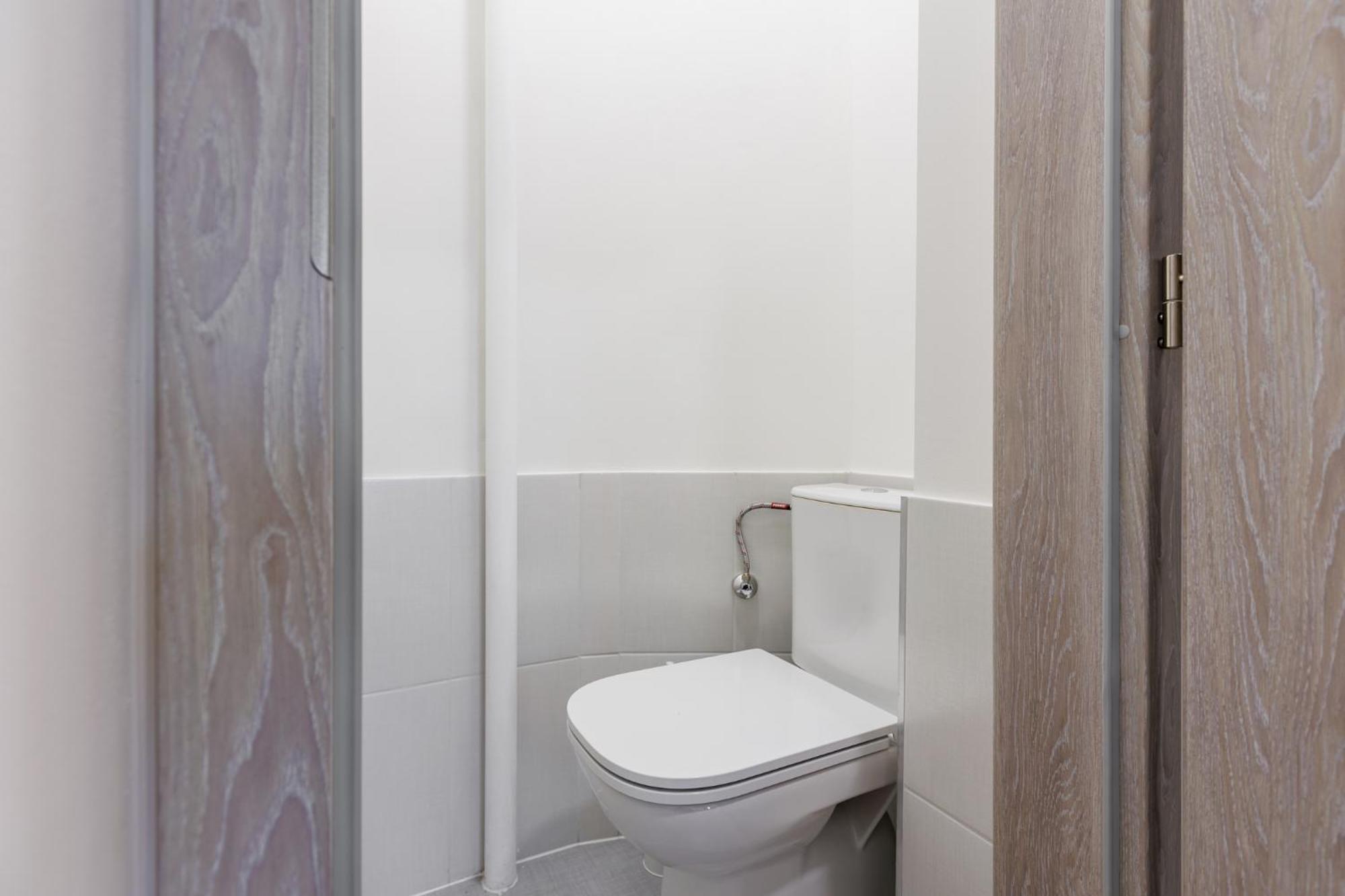 Apartment 2 Bedrooms With Kitchen Near The Subway *